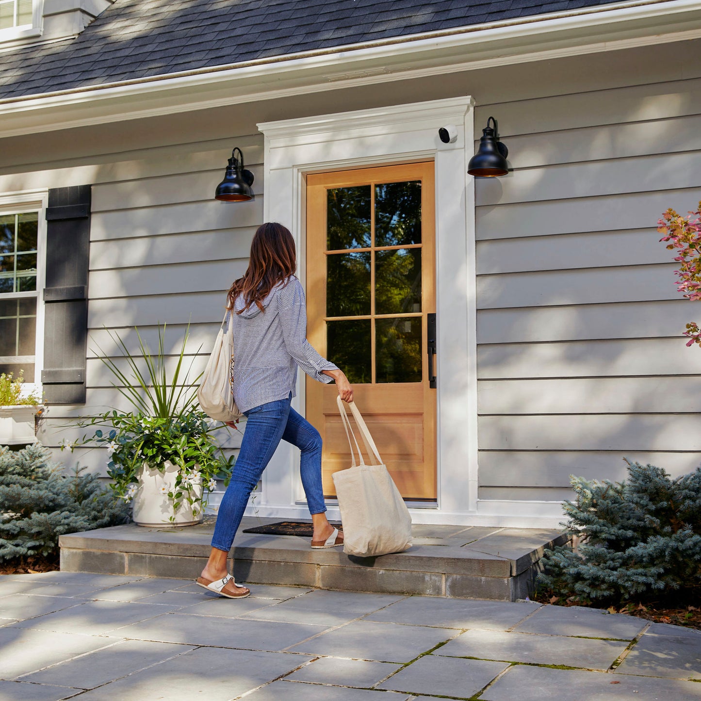 Arlo - Pro 4 Spotlight Camera Security Bundle - 3 Wire-Free Cameras...