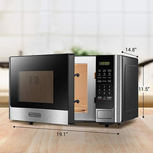 Load image into Gallery viewer, BLACK+DECKER Digital Microwave Oven with Turntable 0.9 Cu.ft, Stainless Steel
