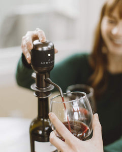 Aervana Select: Variable Electric Wine Aerator and Pourer / Charcoal